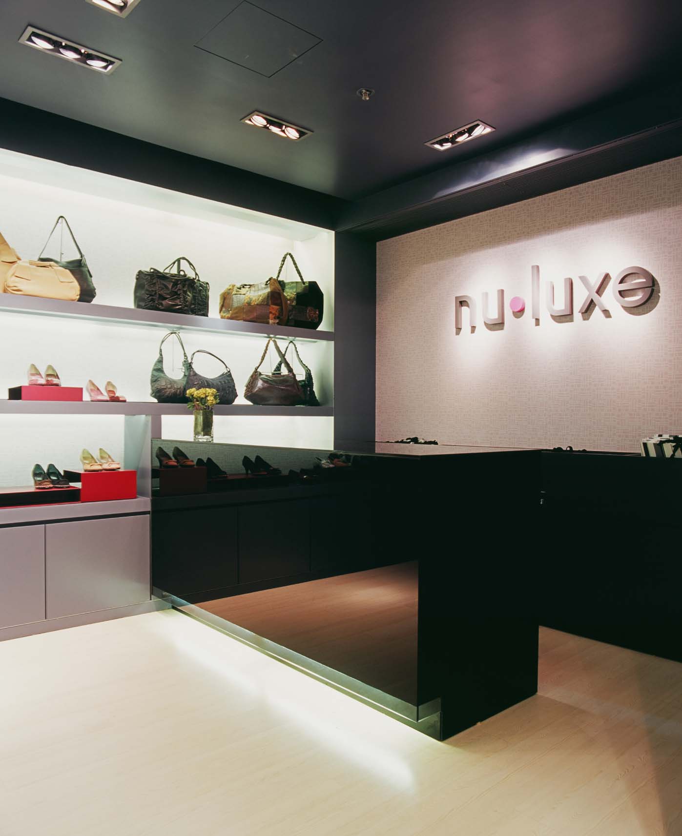香港Nuluxe鞋店